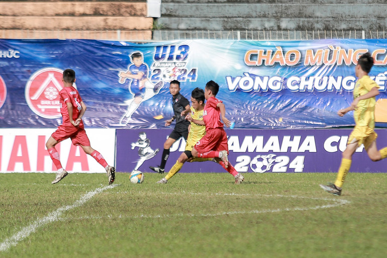 Diễn biến kịch tính với tỷ số hòa sau hiệp đấu đầu tiên.