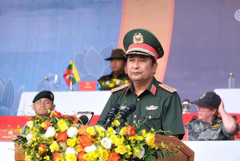 Thượng tướng Phùng Sĩ Tấn phát biểu ý kiến tại buổi lễ.