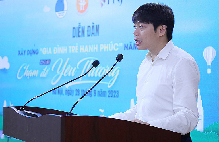 Anh Nguyễn Hữu Tú phát biểu ý kiến tại Diễn đàn.