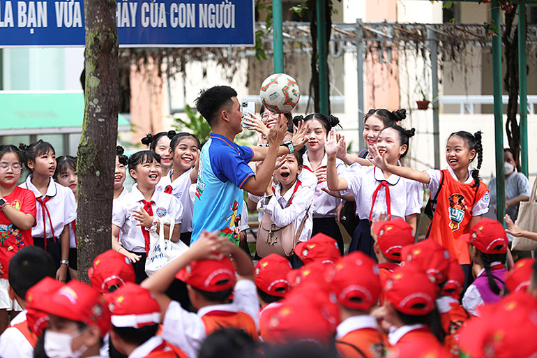 Không khí vui tươi, sôi nổi tại Ngày hội.