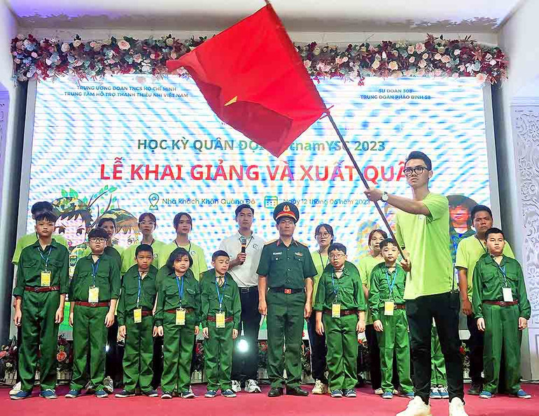 Tổng chỉ huy chương trình nhận nhiệm vụ phụ trách các khóa 3, 4 "Học kỳ quân đội 2023 - Những bước chân Phù Đổng".