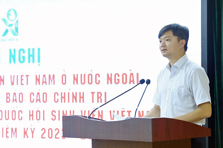 Đồng chí Nguyễn Minh Triết phát biểu ý kiến tại Hội nghị.