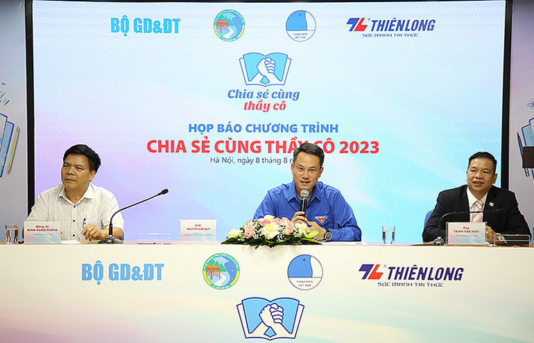 Phó Chủ tịch Thường trực Hội Liên hiệp Thanh niên Việt Nam Nguyễn Kim Quy thông tin về chương trình tại buổi họp báo.