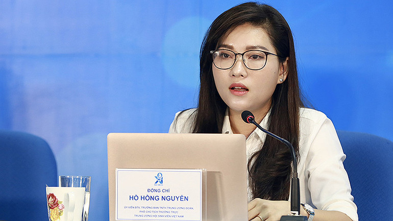 Đồng chí Hồ Hồng Nguyên giải đáp thắc mắc của các đại biểu. Đồng chí Hồ Hồng Nguyên giải đáp thắc mắc của các đại biểu.