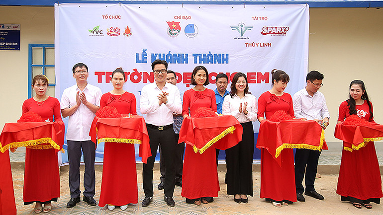 Toàn cảnh lễ khánh thành công trình "Trường đẹp cho em".