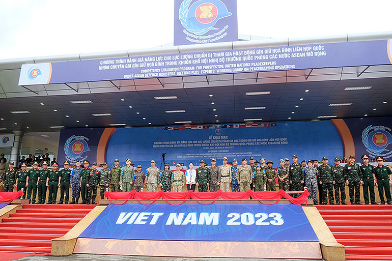 Đại diện các nước tham gia chương trình.