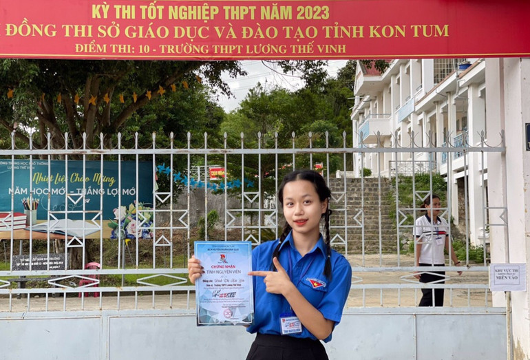 Em Đinh Thị Hải Yến tham gia chương trình "Tiếp sức mùa thi" năm 2023 những ngày qua.