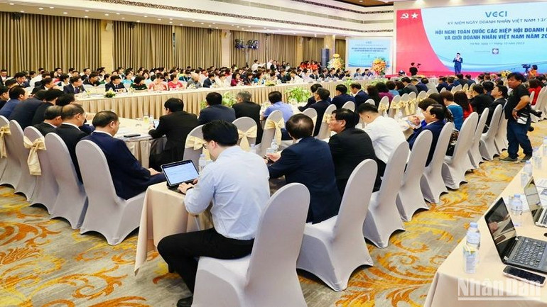 Toàn cảnh Hội nghị toàn quốc các Hiệp hội doanh nghiệp và giới doanh nhân VIệt Nam