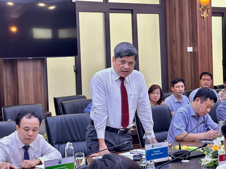 Thứ trưởng Nông nghiệp và Phát triển nông thôn phát biểu ý kiến