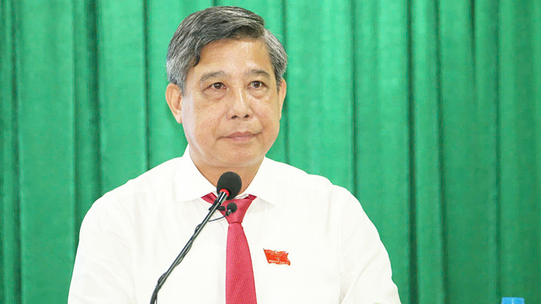 Bí thư Tỉnh ủy, Chủ tịch Hội đồng nhân dân tỉnh Hậu Giang, Đồng Văn Thanh phát biểu chỉ đạo tại kỳ họp.