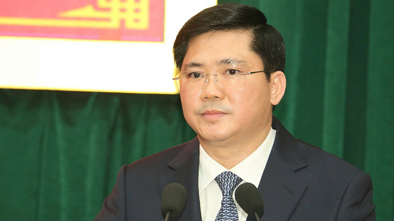 Tân Phó Bí thư Thường trực Tỉnh ủy Hậu Giang Nguyễn Tuấn Anh phát biểu nhận nhiệm vụ.