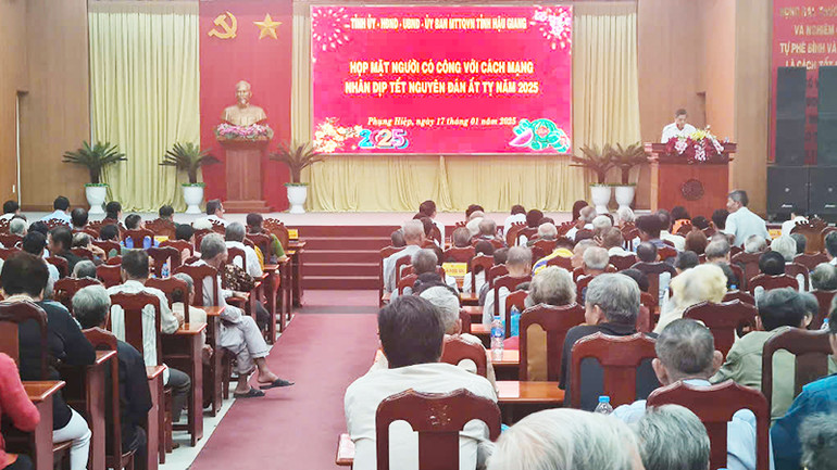 Quang cảnh buổi họp mặt.