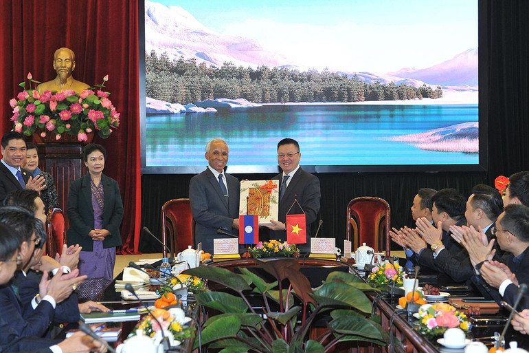 [Ảnh] Đoàn đại biểu cấp cao Ban Tuyên huấn Trung ương Đảng Nhân dân Cách mạng Lào thăm Báo Nhân Dân ảnh 4