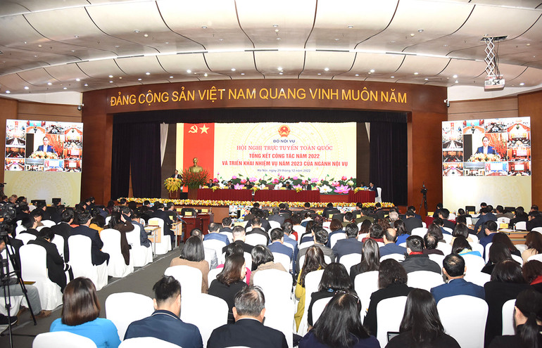 Thủ tướng nhấn mạnh, mục tiêu, nhiệm vụ quan trọng của ngành Nội vụ trong năm 2023 là tiếp tục góp phần xây dựng bộ máy tinh gọn, hoạt động hiệu lực, hiệu quả. Thủ tướng nhấn mạnh, mục tiêu, nhiệm vụ quan trọng của ngành Nội vụ trong năm 2023 là tiếp tục góp phần xây dựng bộ máy tinh gọn, hoạt động hiệu lực, hiệu quả.