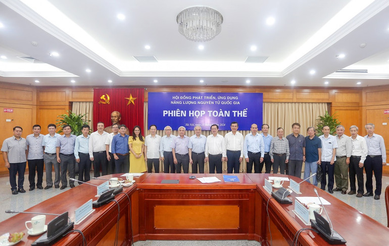 Các đại biểu tham dự phiên họp. Các đại biểu tham dự phiên họp.