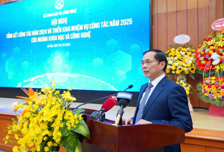 Phó Thủ tướng Bùi Thanh Sơn phát biểu chỉ đạo hội nghị.