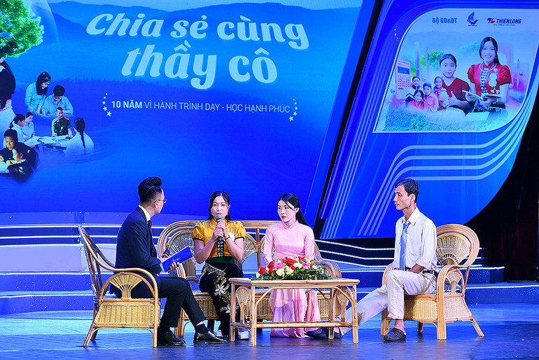 Các thầy, cô giáo chia sẻ về chặng đường "trăm năm trồng người".