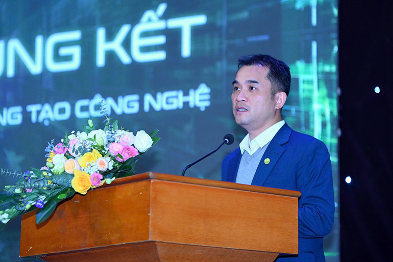 Phó Giáo sư Tiến sĩ Phạm Bảo Sơn, Phó Giám đốc Đại học Quốc gia Hà Nội phát biểu khai mạc vòng chung kết Cuộc thi.