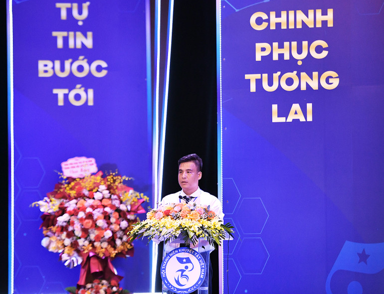 Chủ tịch Hội Thanh niên khuyết tật Việt Nam khóa I Phạm Văn Thành phát biểu nhận nhiệm vụ tại Đại hội.