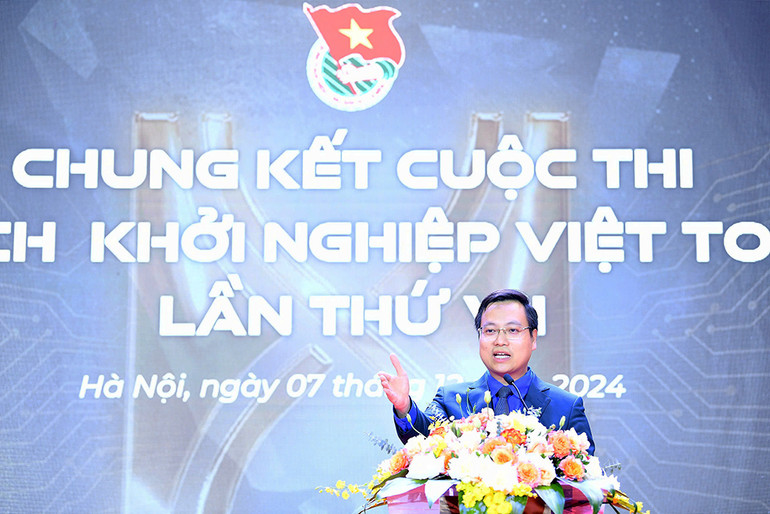 Phó Bí thư Thành đoàn Hà Nội Trần Quang Hưng phát biểu tại chung kết Cuộc thi.