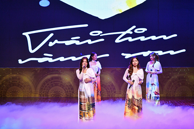 Các tiết mục văn nghệ tại buổi lễ.