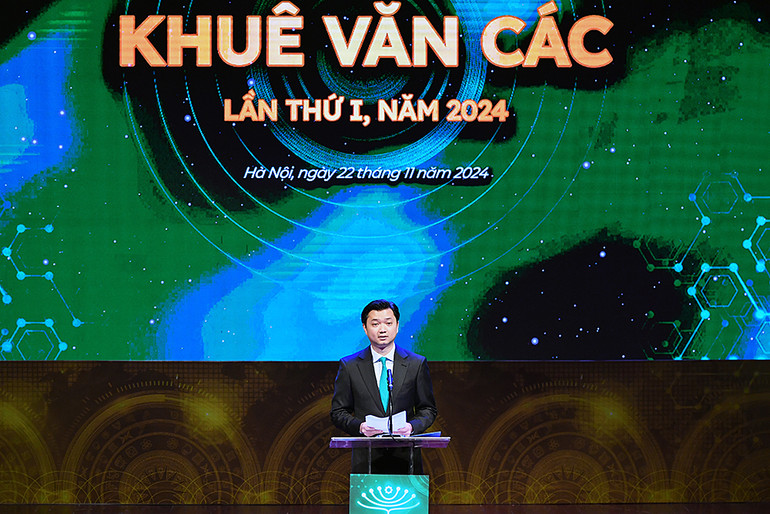 Đồng chí Nguyễn Minh Triết phát biểu ý kiến tại buổi lễ.