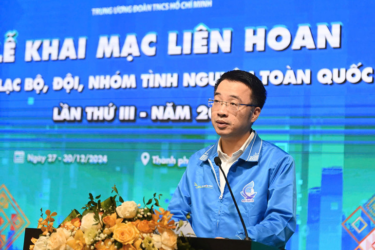 Đồng chí Nguyễn Tường Lâm phát biểu ý kiến tại buổi lễ.