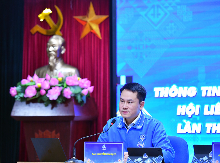 Đồng chí Nguyễn Kim Quy phát biểu ý kiến tại buổi họp báo.