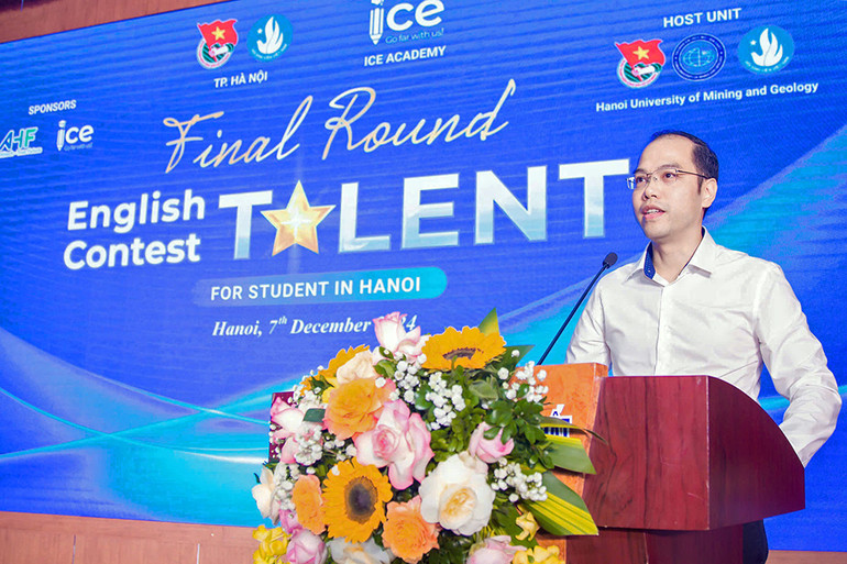 Phó Bí thư Thành đoàn, Chủ tịch Hội Sinh viên thành phố Hà Nội Nguyễn Tiến Hưng phát biểu ý kiến tại vòng chung kết Cuộc thi.