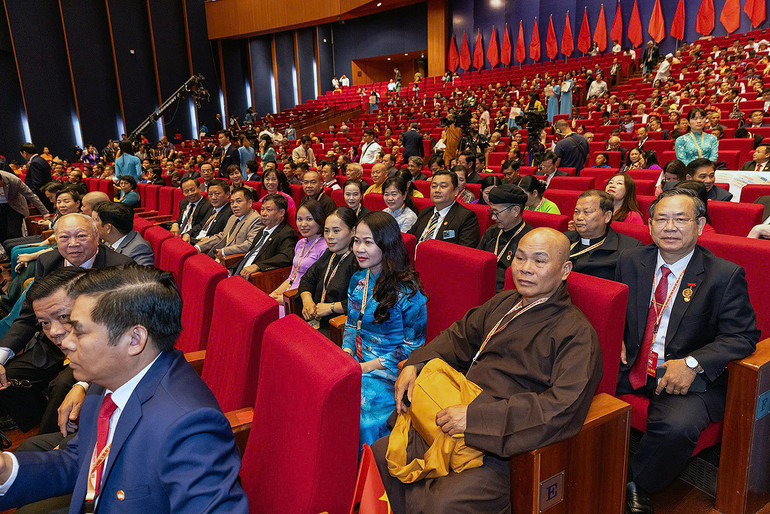Các đại biểu tại phiên bế mạc Đại hội.