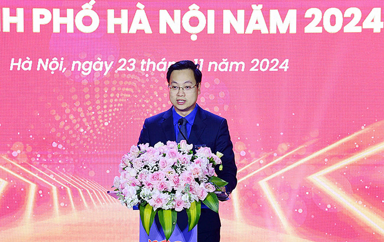 Phó Bí thư Thành đoàn Hà Nội Trần Quang Hưng phát biểu ý kiến tại buổi lễ. Phó Bí thư Thành đoàn Hà Nội Trần Quang Hưng phát biểu ý kiến tại buổi lễ.