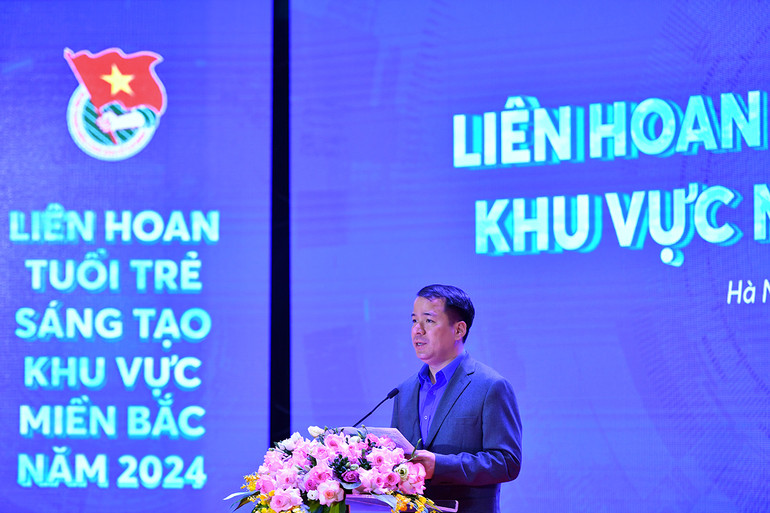 Đồng chí Ngô Văn Cương phát biểu ý kiến tại Liên hoan.