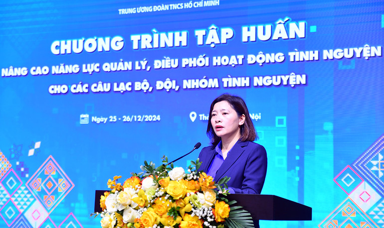 Đồng chí Đỗ Thị Kim Hoa chia sẻ ý kiến tại chương trình.