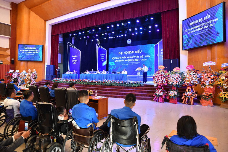 Các đại biểu thanh niên khuyết tật tiêu biểu dự Đại hội.