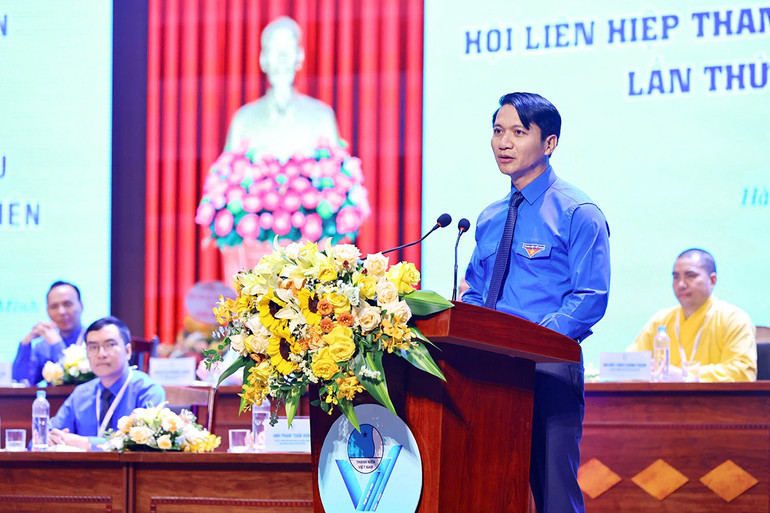 Đồng chí Nguyễn Ngọc Lương phát biểu ý kiến tại Đại hội.