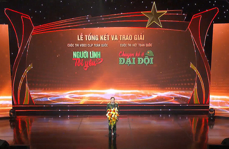 Trung tướng Trương Thiên Tô, Phó Chủ nhiệm Tổng cục Chính trị Quân đội nhân dân Việt Nam phát biểu tổng kết các Cuộc thi.