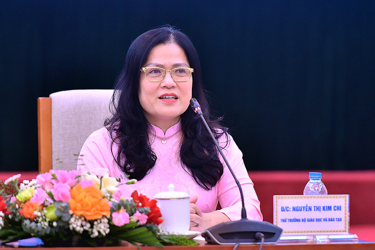 Thứ trưởng Giáo dục và Đào tạo Nguyễn Thị Kim Chi phát biểu ý kiến tại buổi gặp mặt.