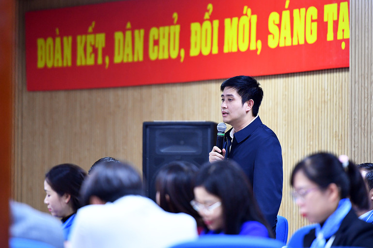 Các đại biểu thảo luận, chia sẻ ý kiến về những giải pháp triển khai Nghị quyết Đại hội đại biểu toàn quốc Hội Liên hiệp Thanh niên Việt Nam lần thứ IX.