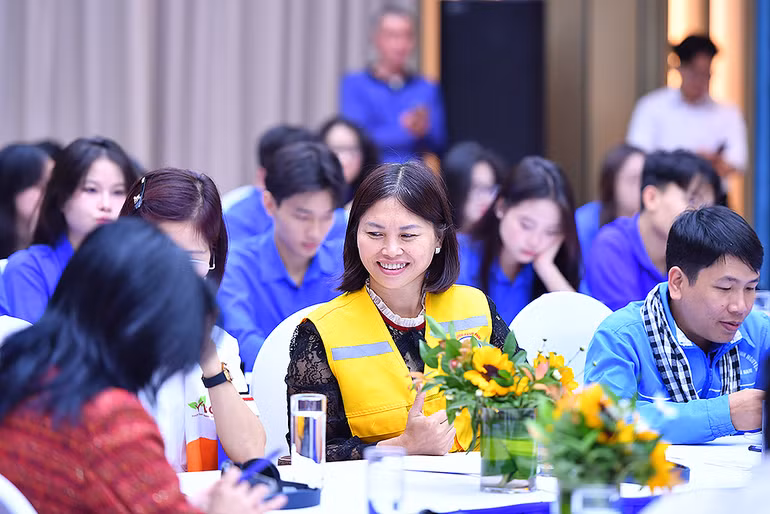 Đại diện các câu lạc bộ, đội, nhóm tình nguyện có mặt tại Diễn đàn.