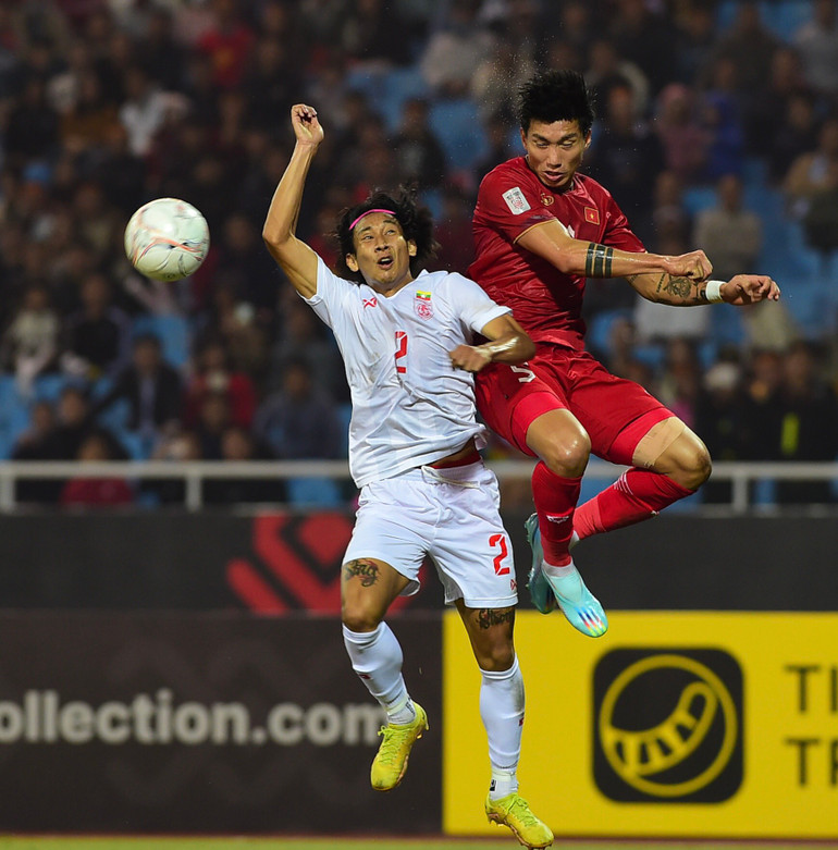 Quyết liệt tranh chấp.