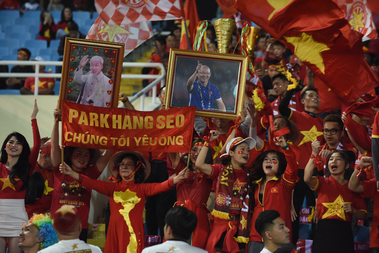 Tri ân nhà cầm quân người Hàn Quốc.