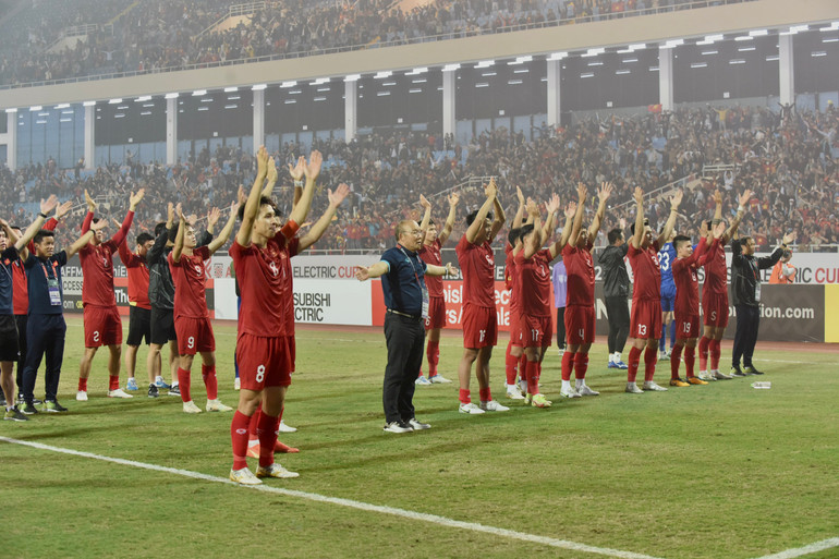 Ban huấn luyện cùng các thành viên đội tuyển gửi lời cảm ơn tới các cổ động viên.