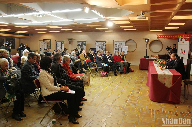 Tọa đàm diễn ra trong khuôn khổ Lễ kỷ niệm 50 năm ký kết Hiệp định Paris tại Đại sứ quán Việt Nam ở Paris.