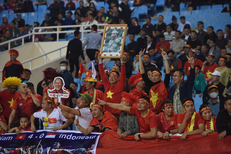 Dự đoán tỷ số lạc quan của một người hâm mộ.