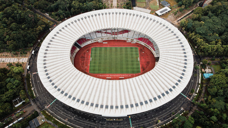 Toàn cảnh ngoài sân Gelora Bung Karno. (Ảnh: StadiumDB)