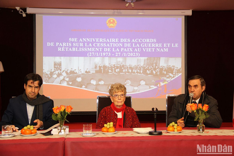 Ông Michel Strachinescu và bà janine Rubin chia sẻ những kỷ niệm gắn bó với hai đoàn đàm phán Việt Nam.