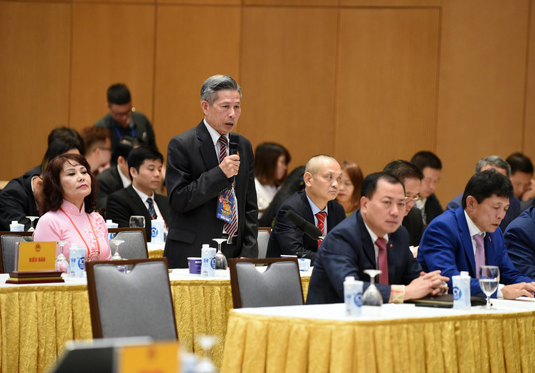 Kiều bào Nguyễn Văn Loan, Chủ tịch Hội Cựu chiến binh ở Ukraine phát biểu.