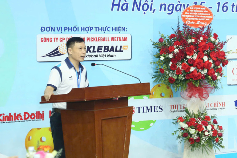 PGS, TS Nguyễn Thành Lợi - Tổng Biên tập Báo Kinh tế & Đô thị, Trưởng ban Tổ chức giải phát biểu tại buổi lễ.