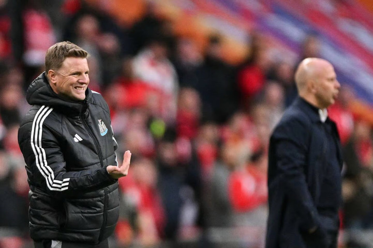 Eddie Howe luôn thận trọng trong từng khoảnh khắc của trận đấu. (Ảnh: Getty)