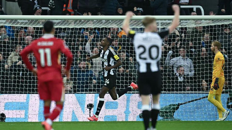 Isak là tiền đạo giúp Newcastle mơ về danh hiệu. (Ảnh: Getty)